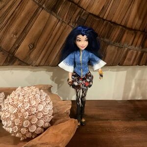Disney Descendants 1 Evie Doll